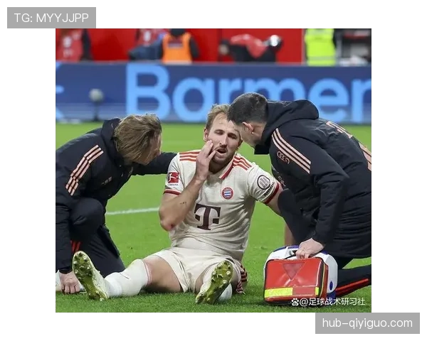 拜仁防守体系漏洞频出，后防线稳定性承压，对球队联赛表现造成影响